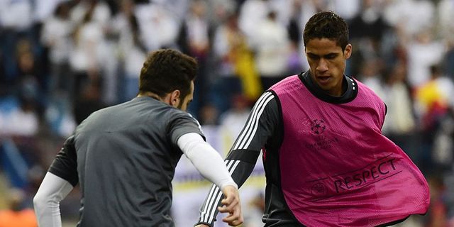 Varane Tegaskan Tak Tergoda Rayuan Tinggalkan Madrid