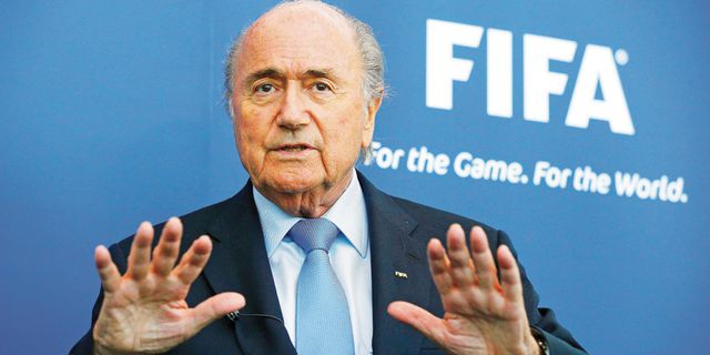 Semangati La Nyalla, Blatter Sebut Menpora Imam Lakukan Intervensi