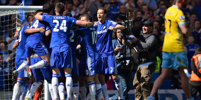 Pesta 'Kecil' Pemain Chelsea di Ruang Ganti Pesta 'Kecil' Pemain Chelsea di Ruang Ganti