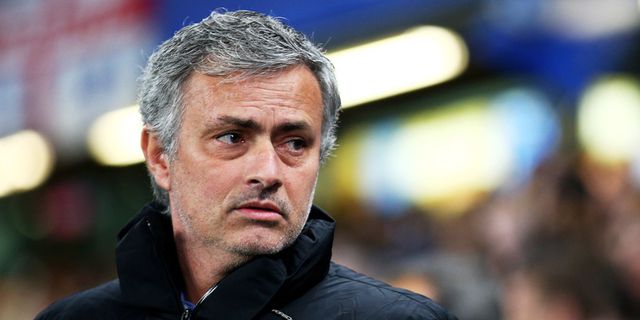 Sambangi Ramires di Rumah Sakit, Mourinho Persingkat Pesta Juara