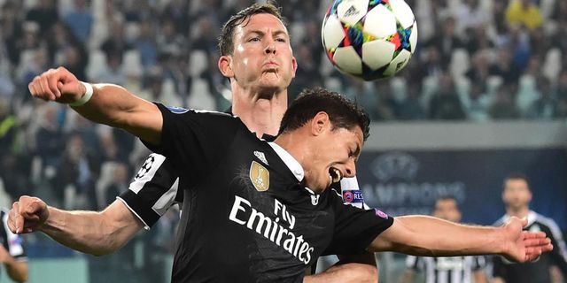 Chicharito: Anda Harus Profesional di Madrid Chicharito: Anda Harus Profesional di Madrid
