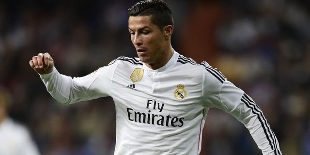 Alves: Ronaldo Tak Butuh Banyak Peluang untuk Cetak Gol 