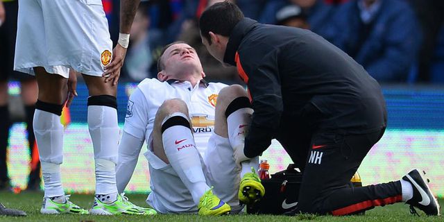 Update Cedera MU, Rooney Aman, Shaw Dilarikan ke Rumah Sakit Update Cedera MU, Rooney Aman, Shaw Dilarikan ke Rumah Sakit