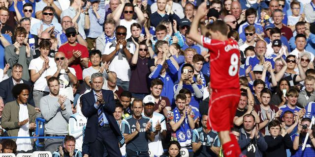 Mourinho Senang Gerrard Dapat Standing Ovation dari Fans Chelsea