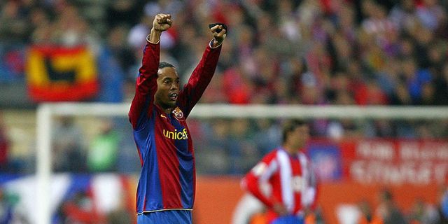 Kilas Balik Atletico vs Barcelona: Golazo Ronaldinho