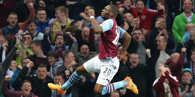 Legenda Liverpool Inginkan Benteke di Anfield Legenda Liverpool Inginkan Benteke di Anfield