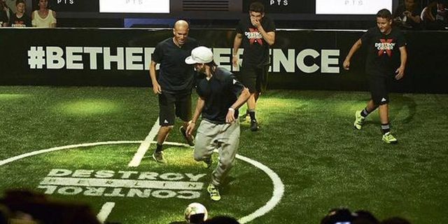 Ander Herrera & Zidane Freestyle di Berlin Ander Herrera & Zidane Freestyle di Berlin