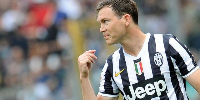 Lichtsteiner: Juve Tidak Beruntung Kalah Dari Barca