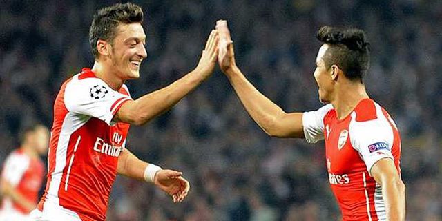 Debut di Arsenal Berjalan Mulus, Alexis Sanchez Dipuji Ozil Debut di Arsenal Berjalan Mulus, Alexis Sanchez Dipuji Ozil