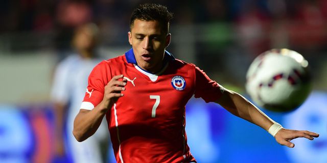 Alexis Sanchez Bandingkan Dirinya dengan Messi & CR7