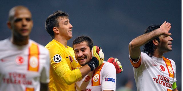 Galatasaray Tolak Tawaran United Terkait Muslera