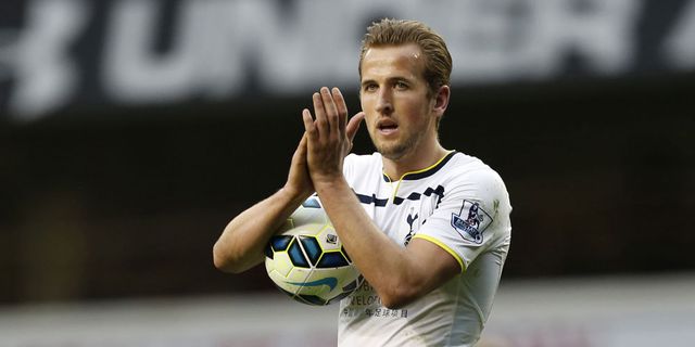 Neville Yakin Tottenham Tidak Akan Lepas Kane ke MU