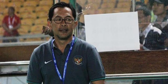 Dibantai Vietnam, Aji Santoso Berdalih Pemain Dilanda Kegalauan Dibantai Vietnam, Aji Santoso Berdalih Pemain Dilanda Kegalauan