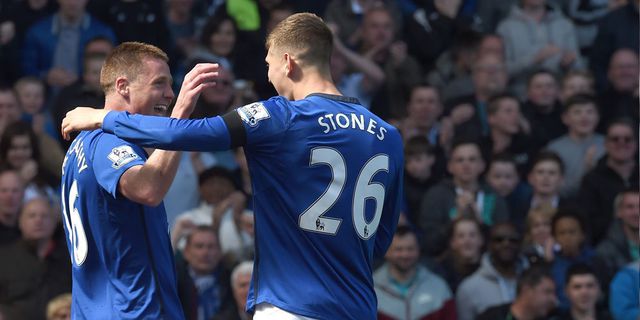 MU & Chelsea Bersaing Rebutkan John Stones 