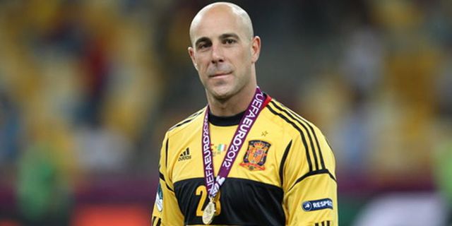 Reina Tak Bisa Terima Jadi Cadangan Neuer