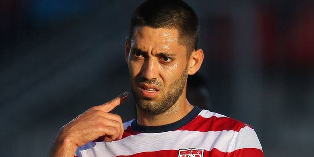 Robek Catatan Wasit, Dempsey Diganjar Larangan Bermain Dua Tahun
