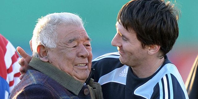 Ayah Maradona Meninggal, Messi Ucap Belasungkawa Ayah Maradona Meninggal, Messi Ucap Belasungkawa