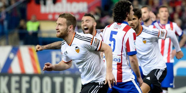 Agen: Mustafi Diperebutkan Barca dan Madrid