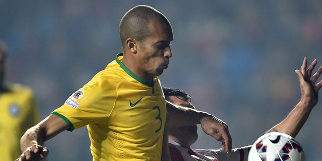 Brasil Tamat di Copa, Miranda Terbang ke Inter
