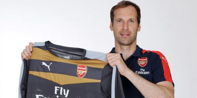 Petr Cech Resmi Gabung Arsenal