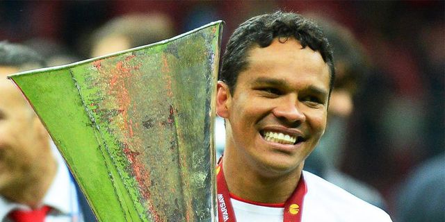 Bacca Pilih Milan, Sevilla Pasrah