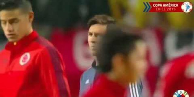 Messi Tebar Tatapan Angkuh pada James 