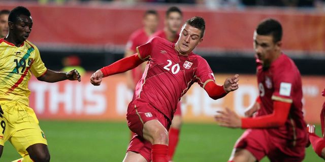 Arsenal dan United Incar 'The Next Nemanja Matic' Arsenal dan United Incar 'The Next Nemanja Matic'