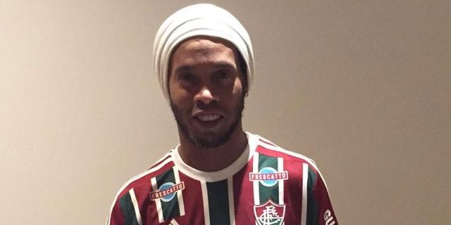 Batal ke Turki, Ronaldinho Resmi Gabung Fluminense