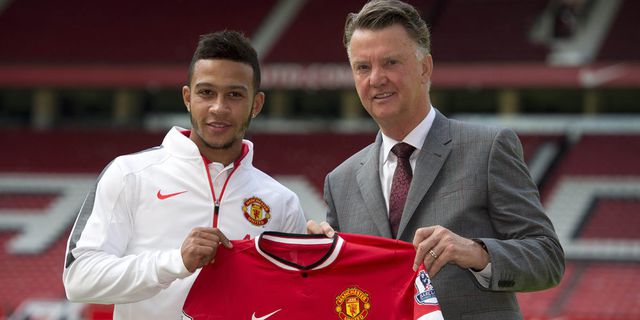Van Gaal Bakal Tempatkan Depay Sebagai Striker MU Van Gaal Bakal Tempatkan Depay Sebagai Striker MU