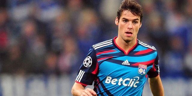 Tiga Klub Inggris Saling Sikut Demi Gourcuff Tiga Klub Inggris Saling Sikut Demi Gourcuff