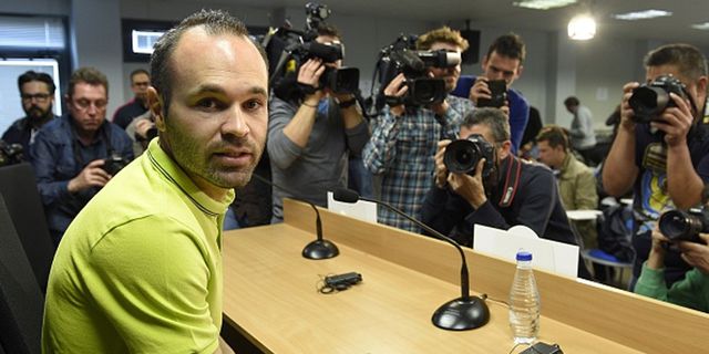 Iniesta: Pesepakbola Adalah Teladan Bagi Anak-anak Sedunia