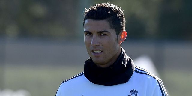 Jelang Lawan City, Ronaldo Pergi ke Salon 