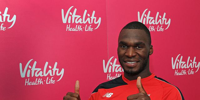 Carragher: Benteke Lebih Cocok di Chelsea Timbang Liverpool