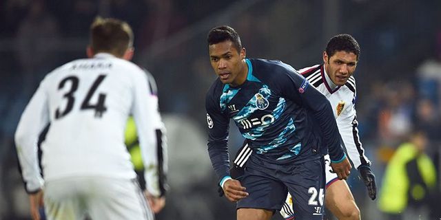 Juve Siapkan 12 Juta Euro Untuk Alex Sandro Juve Siapkan 12 Juta Euro Untuk Alex Sandro
