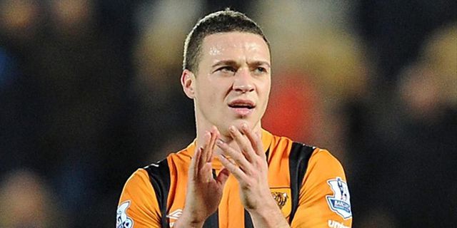 West Brom Resmi Dapatkan James Chester