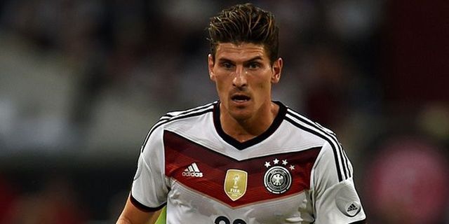 Gomez: Messi dan CR7 Memang Gila 