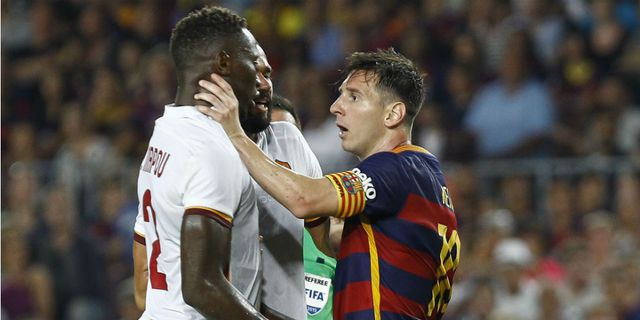 Video: Messi Mengamuk, Tanduk dan Cekik Lawan Video: Messi Mengamuk, Tanduk dan Cekik Lawan