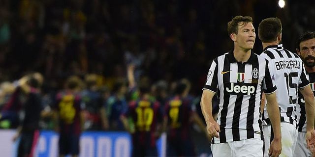 Lichtsteiner: Harus Juara Supercoppa