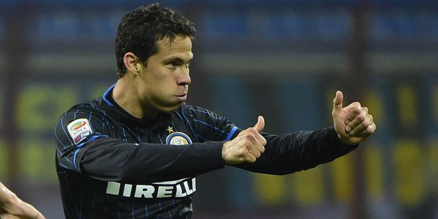 Inter Terpuruk di Pramusim, Hernanes Cuek Inter Terpuruk di Pramusim, Hernanes Cuek