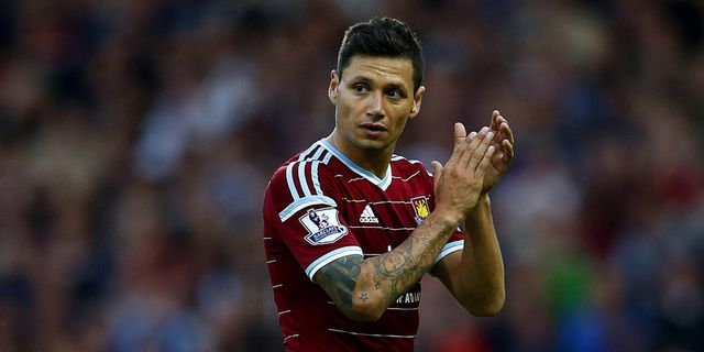 Zarate: Arsenal Memang Hebat, Tapi West Ham Kerja Keras