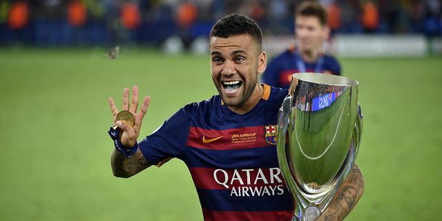 Dani Alves 9 Gelar Eropa, Samai Rekor Maldini Dani Alves 9 Gelar Eropa, Samai Rekor Maldini