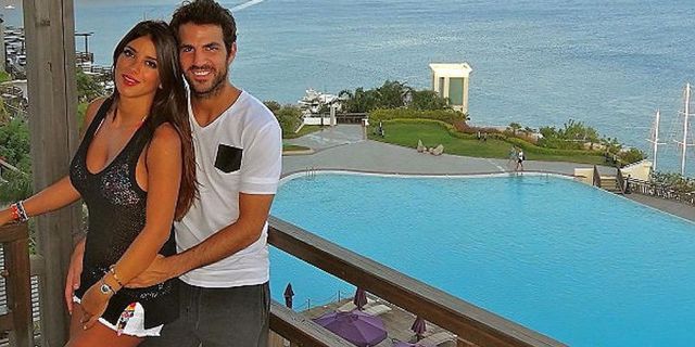 Chelsea Tertahan, Fabregas Ajak Sang Kekasih Pelesiran Chelsea Tertahan, Fabregas Ajak Sang Kekasih Pelesiran
