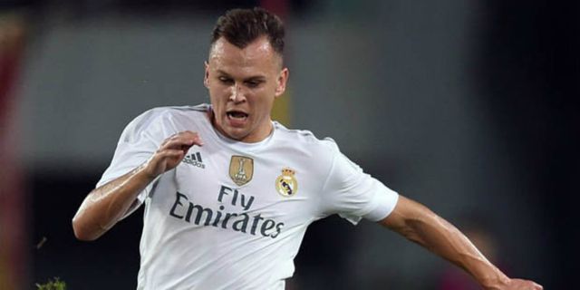 Valencia Minati Gelandang Rusia Milik Madrid 