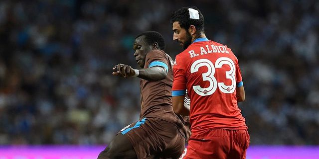 Antisipasi Otamendi, Valencia Pantau Albiol