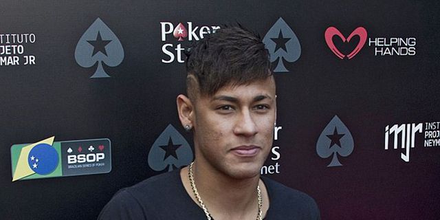 Neymar Ketagihan Main Poker Neymar Ketagihan Main Poker