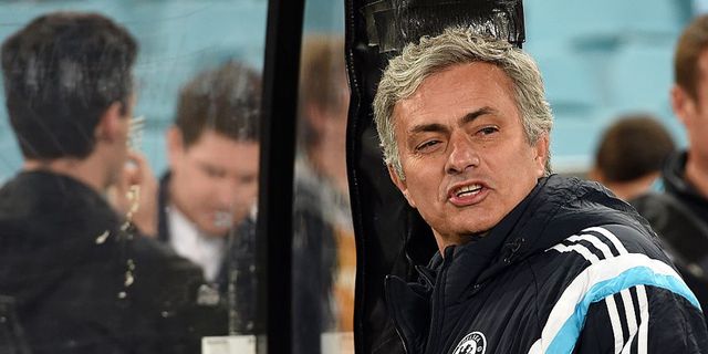 Mourinho Tak Akan Sembunyi Jika Kalah di Laga ke-100