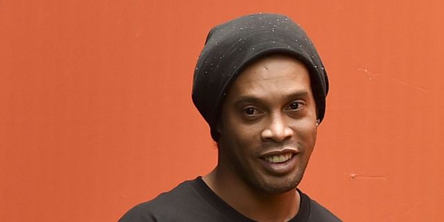 Beraksi Lagi, Ronaldinho Hantam Mistar dengan Rabona Gahar! Beraksi Lagi, Ronaldinho Hantam Mistar dengan Rabona Gahar!