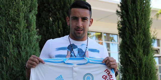 Juventus Lepas Dua Bek Sayap ke Marseille