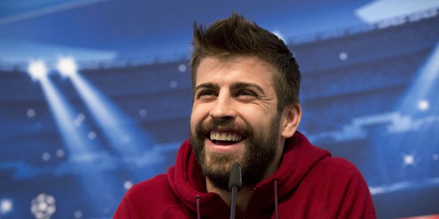 Pique Pendam Hasrat Selfie Bareng Barack Obama