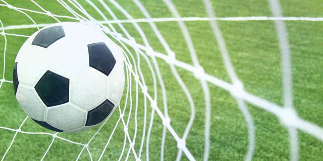 Baru 18 Tahun, Gomis Sudah Cetak Gol Salto dari Luar Kotak Penalti!